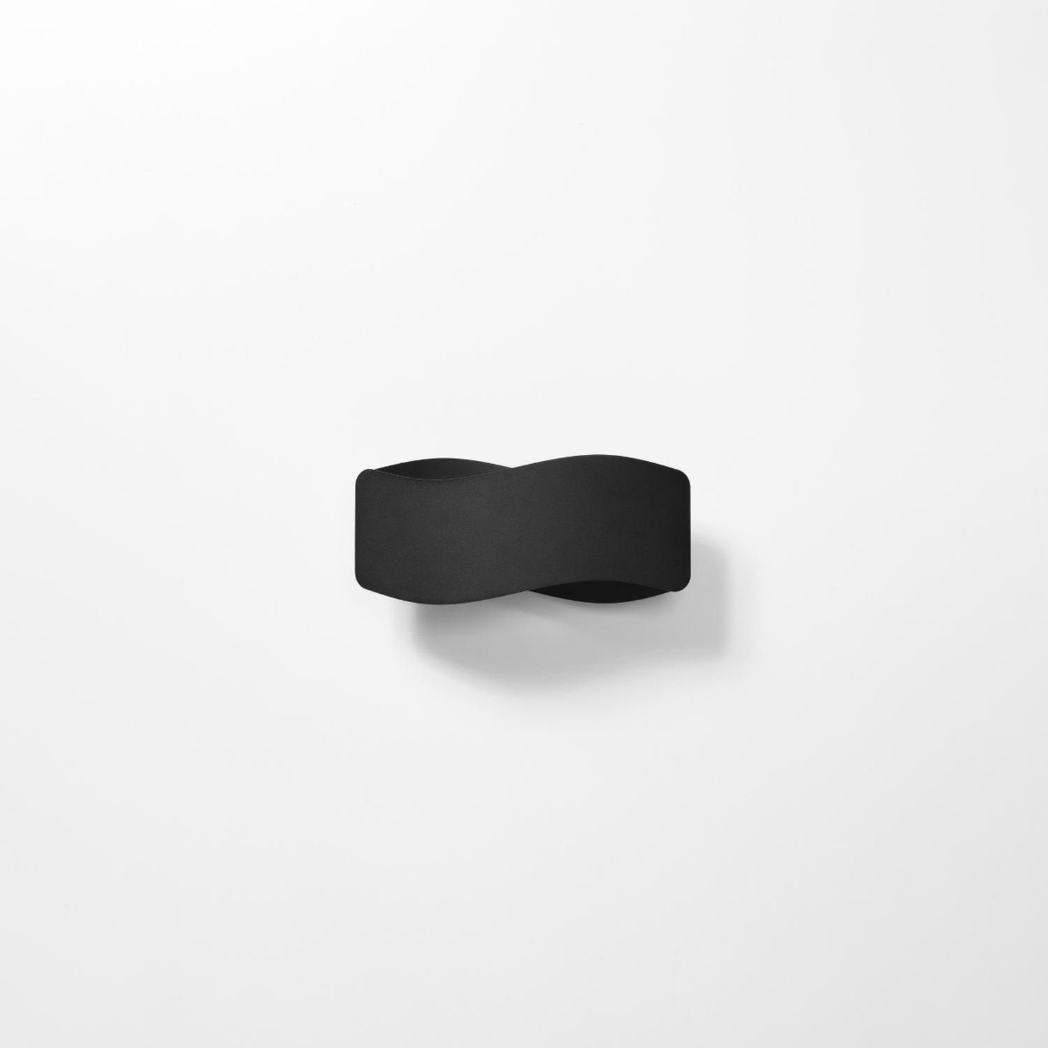 aplicación TILA 30 negro: la solución perfecta para quienes buscan un acabado elegante y duradero. Ideal para proyectos de diseño interior y exterior. Transforme su espacio con estilo.