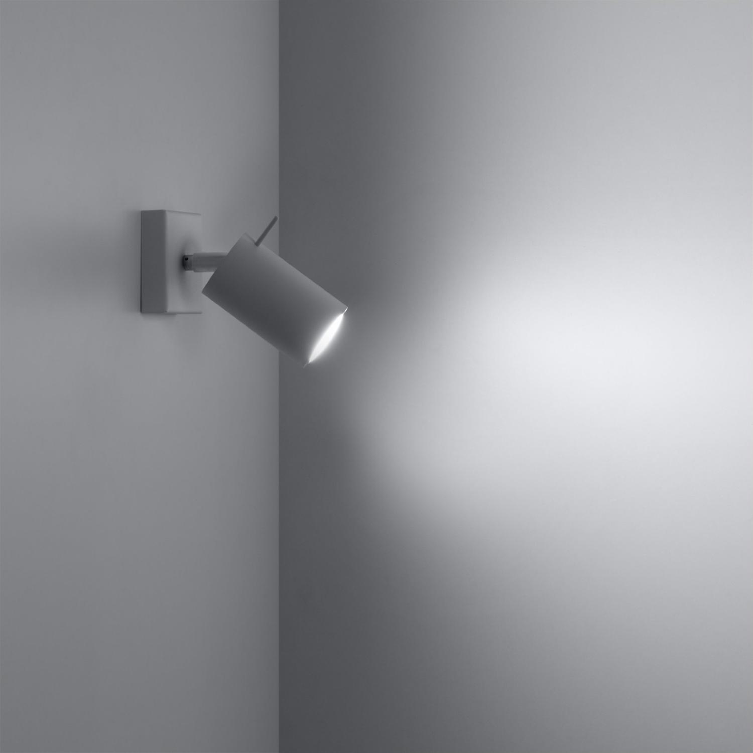 aplica el elegante RING blanco, diseñado con interruptor para un fácil control. Ideal para iluminar cualquier espacio con estilo y practicidad en tu hogar.