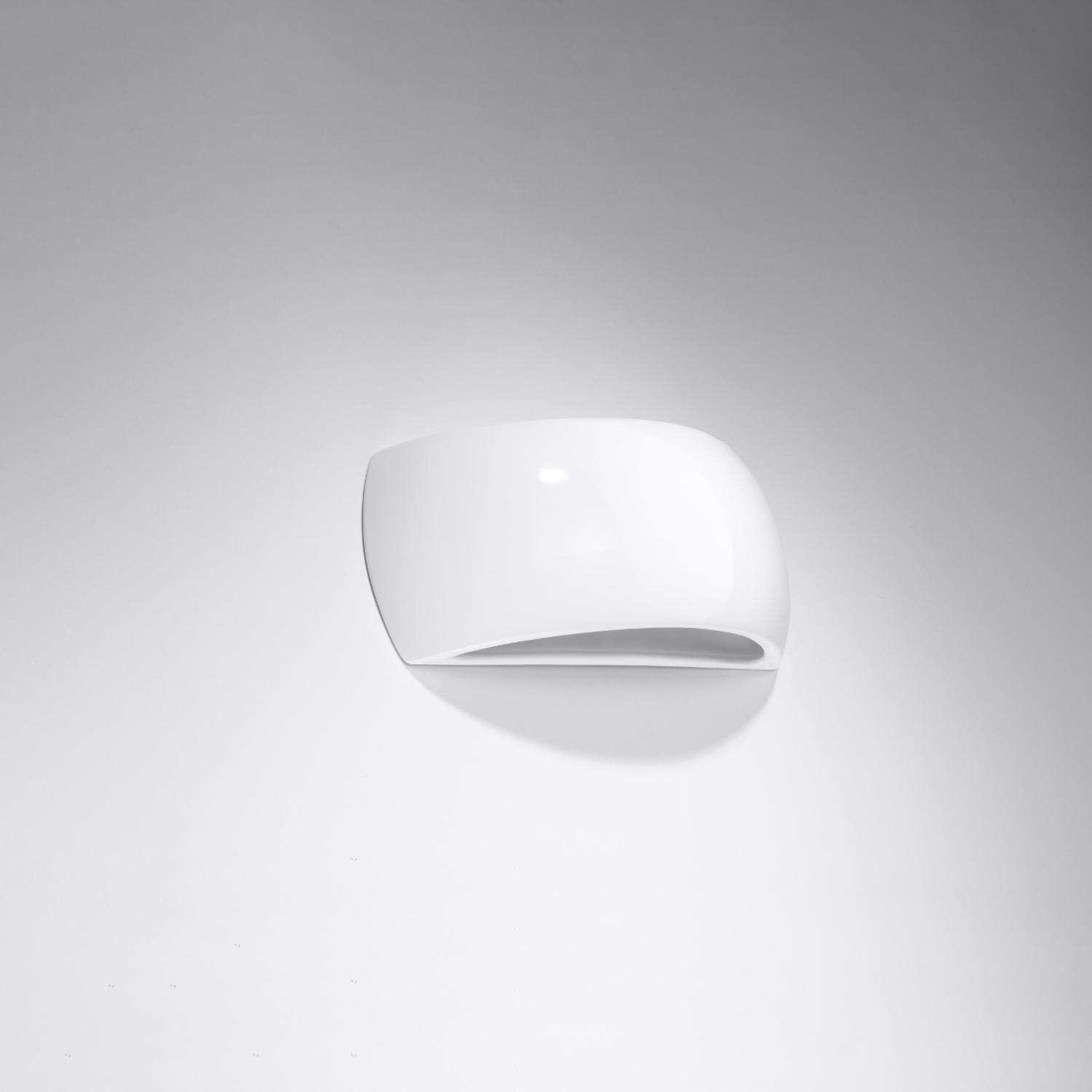 barnizado PONTIUS blanco brillo: protege y embellece superficies con un acabado brillante y duradero. Ideal para realzar la belleza de la madera y otros materiales. 