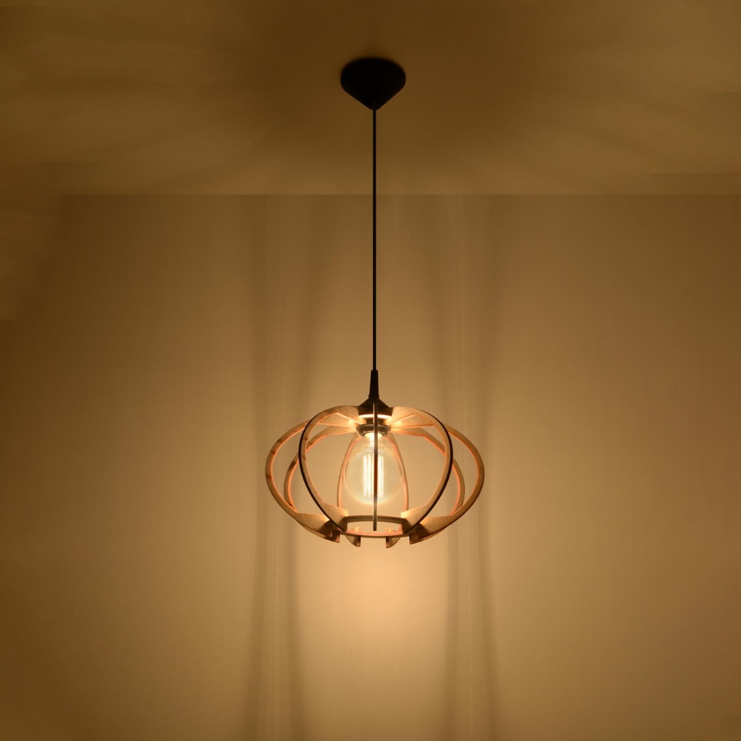 lámpara colgante MANDELINO en madera natural, perfecta para iluminar tu espacio con estilo. Su diseño elegante y orgánico aporta calidez y modernidad a cualquier ambiente.