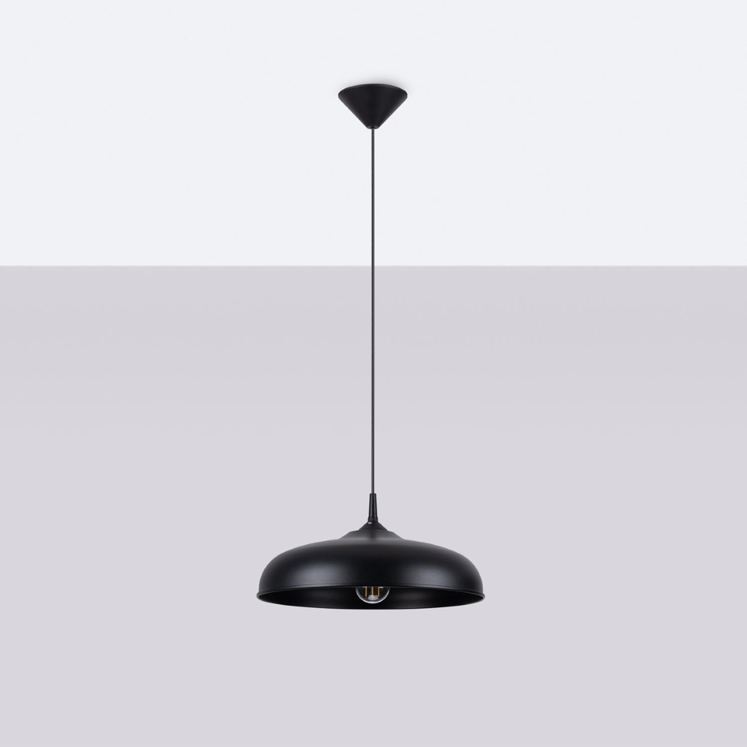 lámpara colgante GINA en negro, moderna y elegante, ideal para dar un toque sofisticado a comedores, salones o cocinas. Su diseño minimalista realza cualquier estilo decorativo.