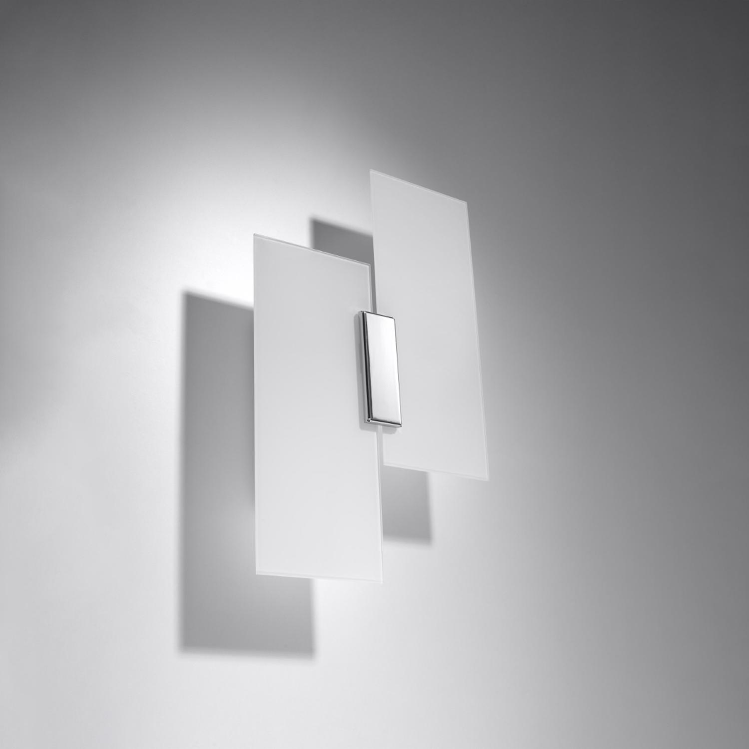 lámpara de pared FABIANO: ilumina tus espacios con estilo. Su diseño moderno y elegante realza cualquier habitación, creando una atmósfera acogedora y sofisticada. Ideal para tu hogar.