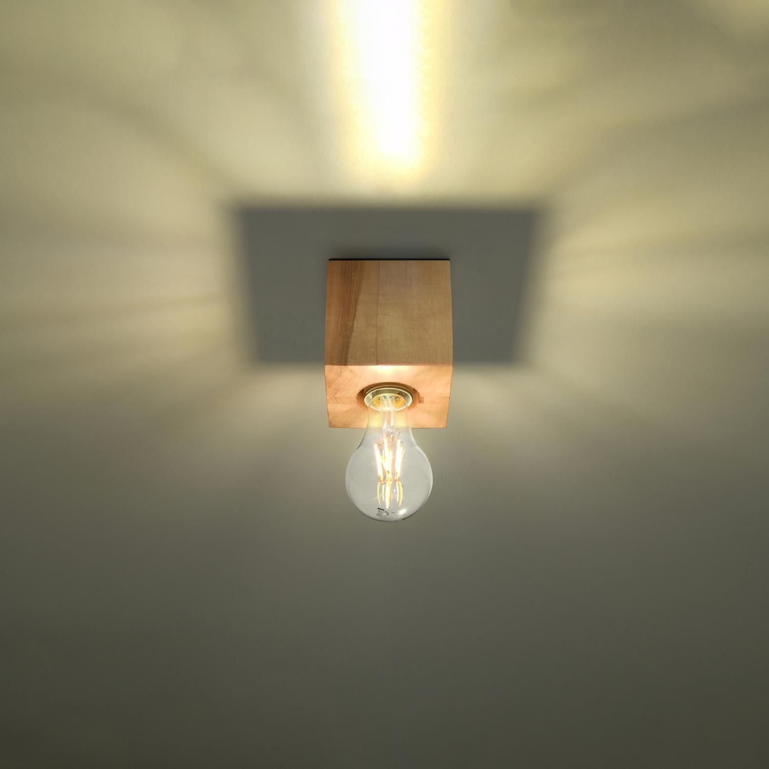 lámpara de techo ARIZ, elaborada en madera natural, un elemento de diseño que aporta calidez y elegancia a cualquier espacio. Ideal para iluminar tu hogar con estilo.