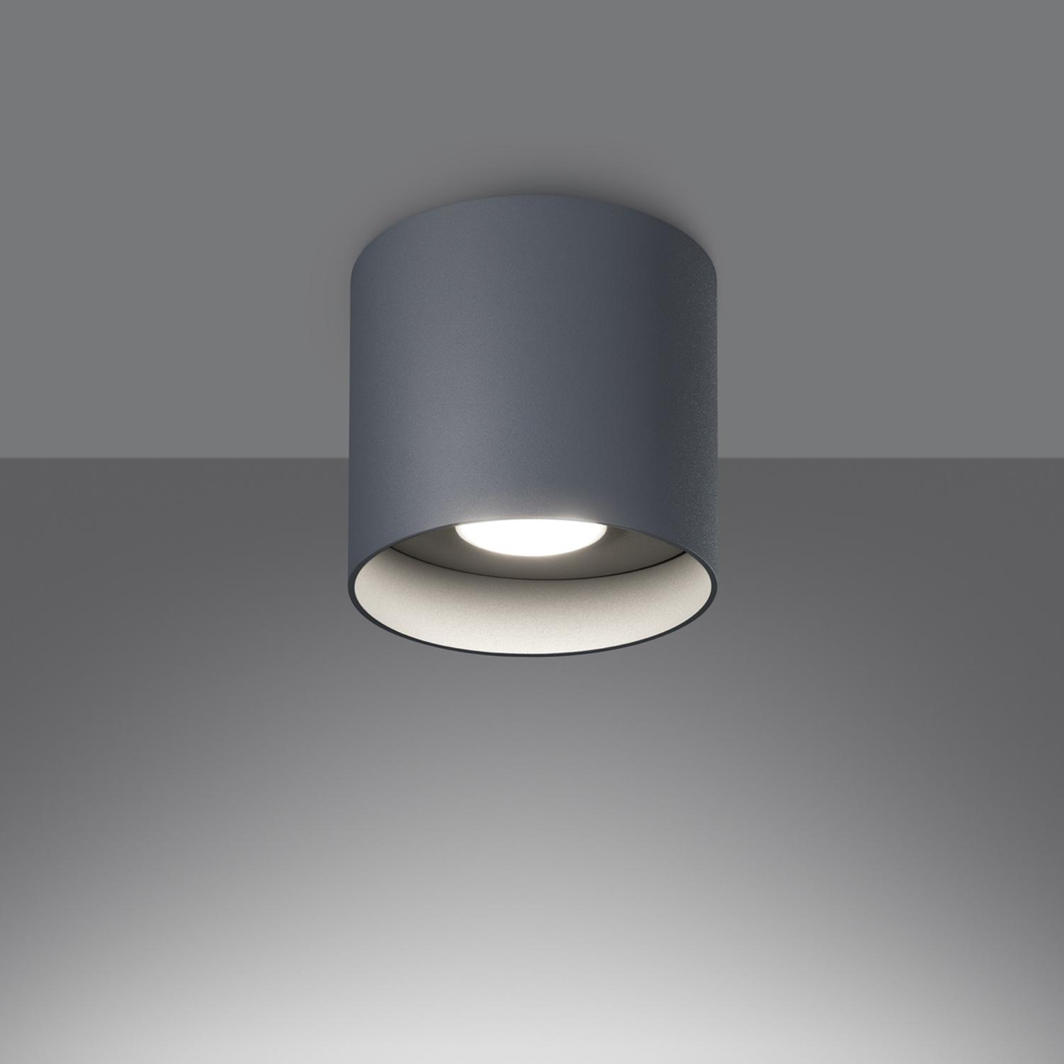 lámpara de techo MIKA en gris, un elegante accesorio moderno que ilumina cualquier habitación. Su diseño minimalista combina estética y funcionalidad con un toque contemporáneo.