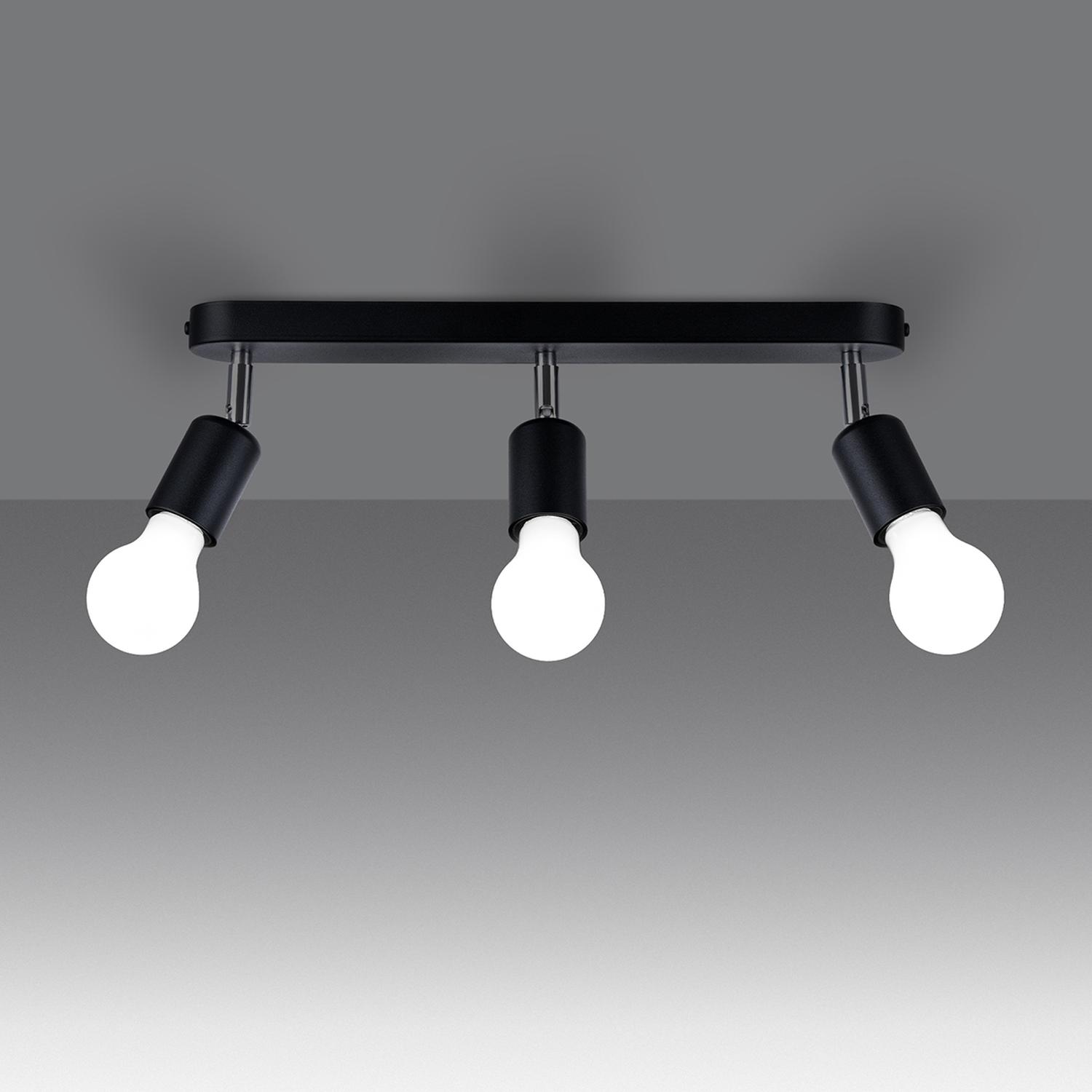 lámpara de techo FORNES 3 en elegante color negro. Diseñada para iluminar y decorar tus espacios con estilo moderno, aportando un toque distintivo y sofisticado a tu hogar.