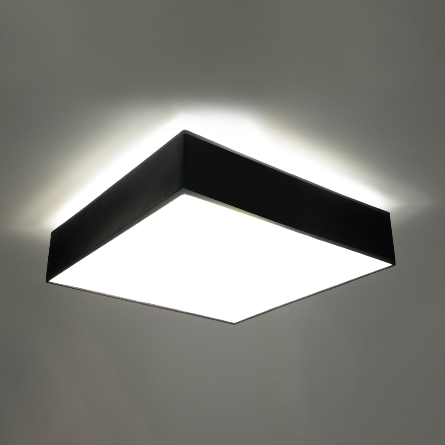 lámpara de techo HORUS 45 negra, un diseño moderno y elegante que ilumina tus espacios con estilo. Ideal para cualquier habitación, aportando un toque sofisticado y contemporáneo.