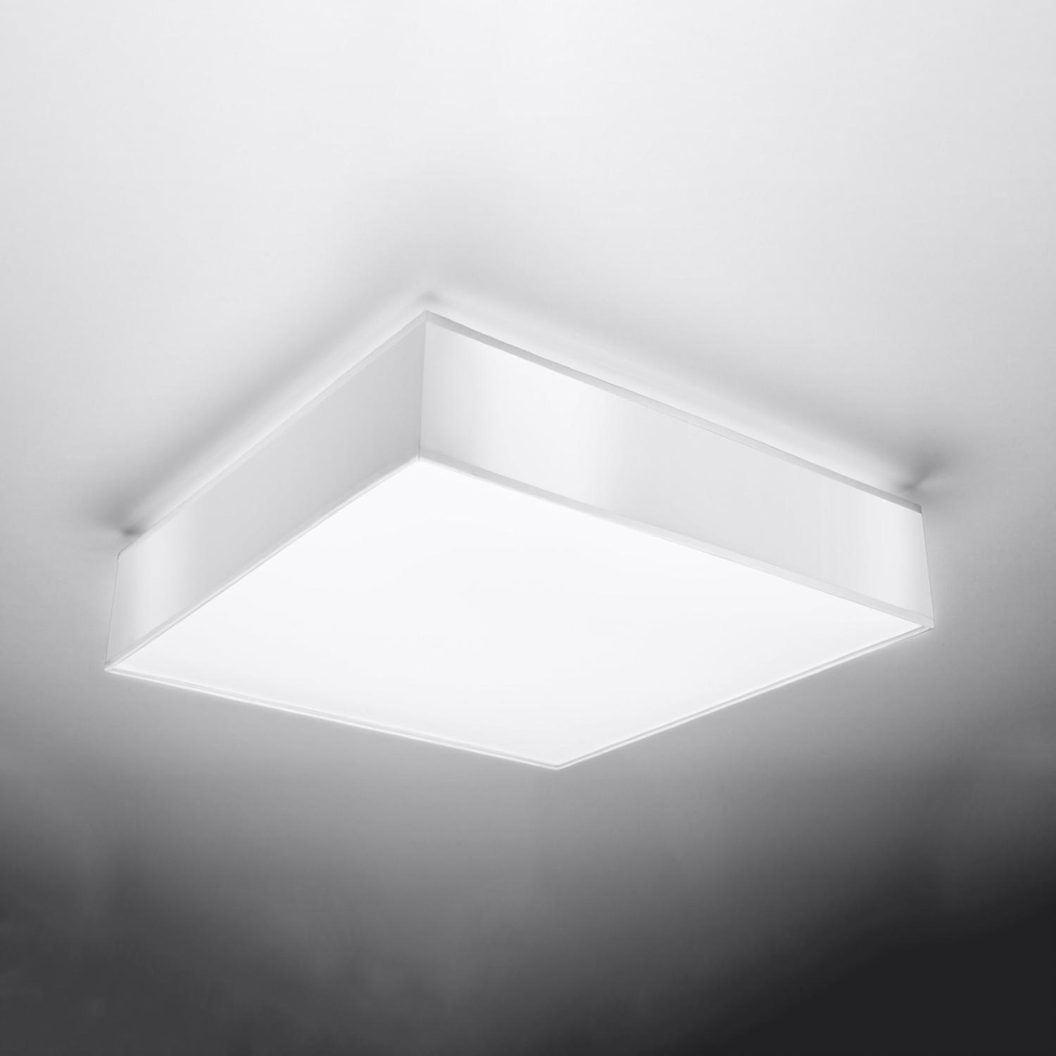lámpara de techo HORUS 45 blanca, un diseño contemporáneo y elegante que realza tu espacio, ideal para decoraciones minimalistas y que ilumina con un toque de sofisticación.