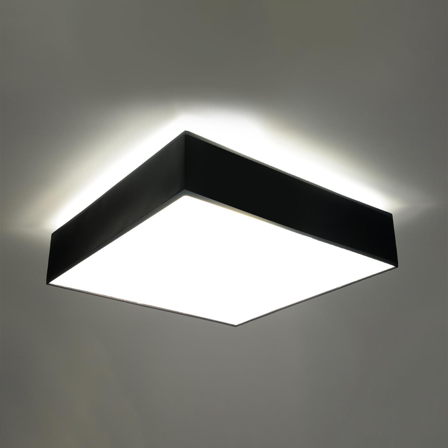 lámpara de techo HORUS 55 negra: elegancia y estilo en cada rincón. Su diseño contemporáneo proporciona iluminación óptima, ideal para realzar la decoración de tu hogar.