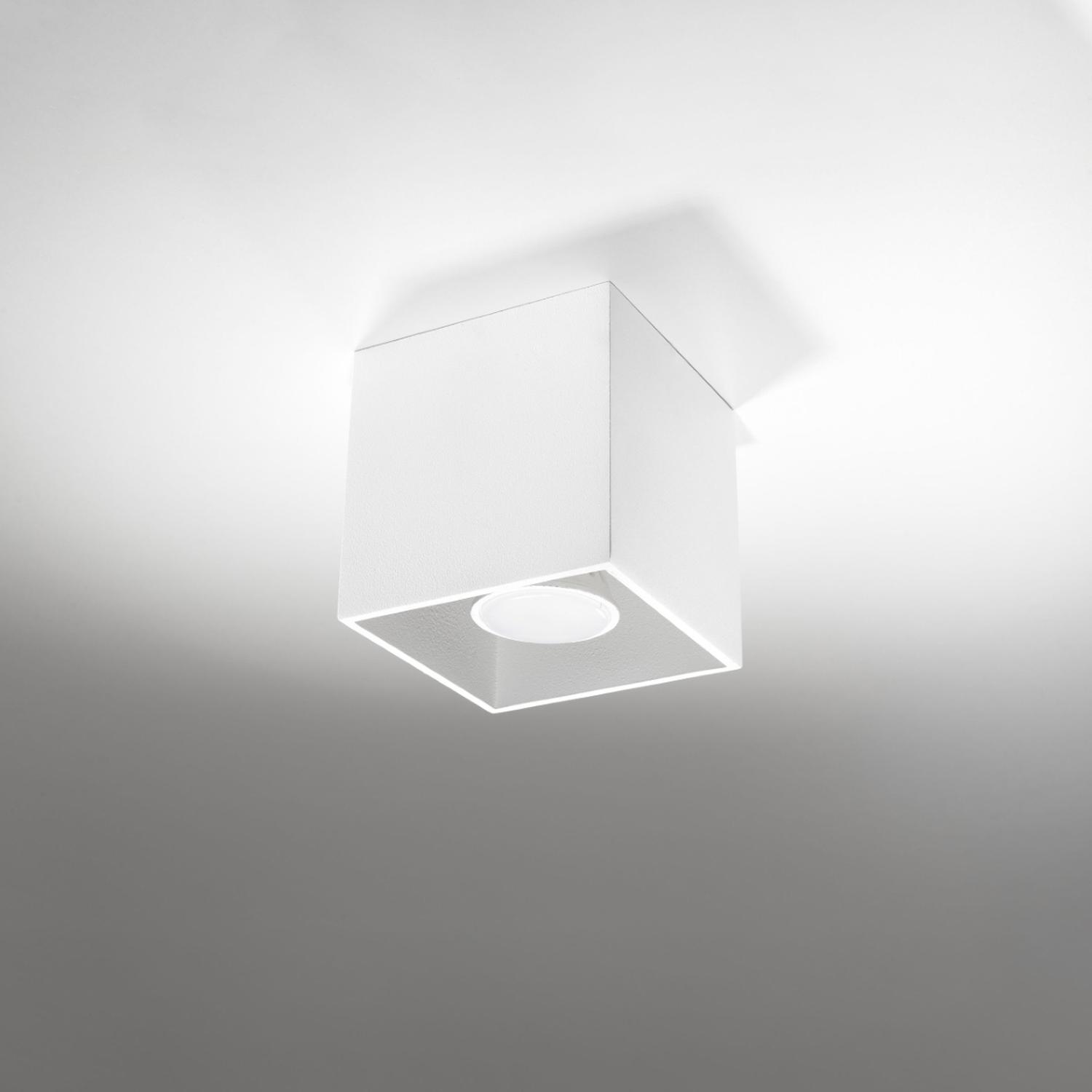 plafón QUAD 1 en blanco, una solución moderna y elegante que ilumina y embellece cualquier ambiente. Perfecto para hogares y oficinas, su diseño minimalista se ajusta a tus requisitos.