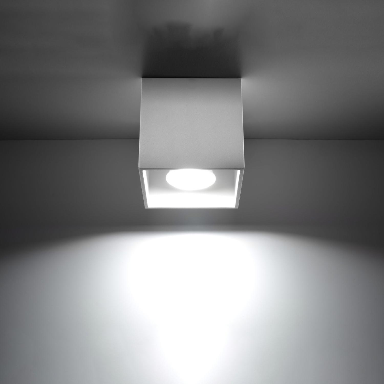 plafón QUAD 1 en blanco, una solución moderna y elegante que ilumina y embellece cualquier ambiente. Perfecto para hogares y oficinas, su diseño minimalista se ajusta a tus requisitos.