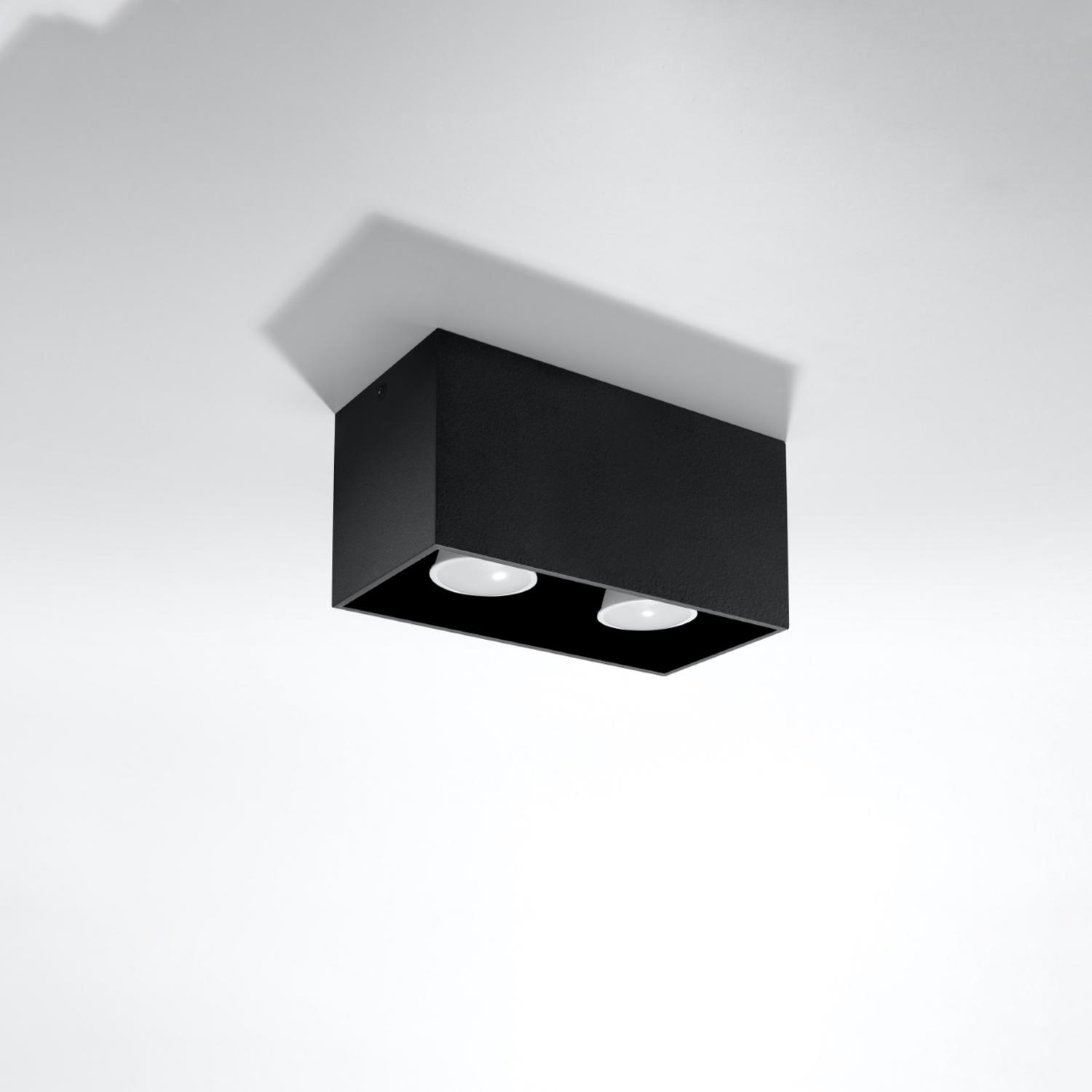 plafón negro QUAD: Con un diseño moderno y elegante, este plafón proporciona una luz suave y eficiente, ideal para añadir un toque contemporáneo a cualquier hogar u oficina.