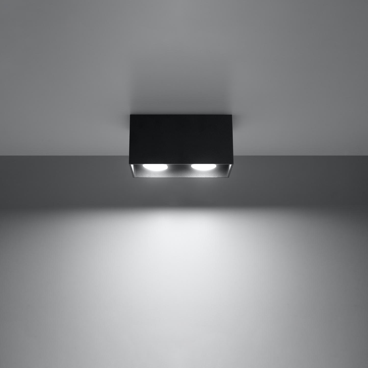 plafón negro QUAD: Con un diseño moderno y elegante, este plafón proporciona una luz suave y eficiente, ideal para añadir un toque contemporáneo a cualquier hogar u oficina.